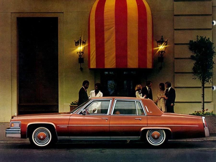 Cadillac Fleetwood Brougham 1977 года  (фото 4 из 4)